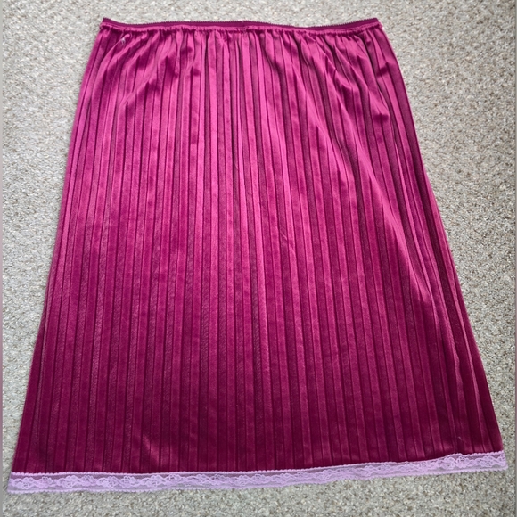 Old Navy Dresses & Skirts - Old Navy Fuchsia Velvet Pleated Skirt
